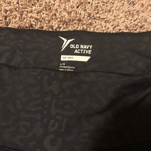 Old Navy Pants - Old Navy Mid-Rise leggings Old Navy Pants - Old Navy Mid-Rise leggings
